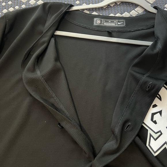 Worn 4 times in good condition color is black with gray and white on the side - Picture 6 of 8